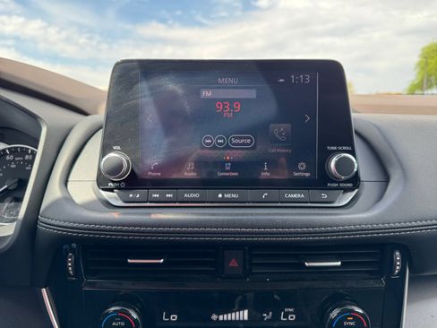 Used 2022 Nissan Rogue SV FWD image 21