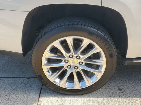 Used 2019 Cadillac Escalade Premium Luxury RWD image 7
