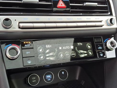 Used 2025 Genesis G70 3.3T Advanced image 19