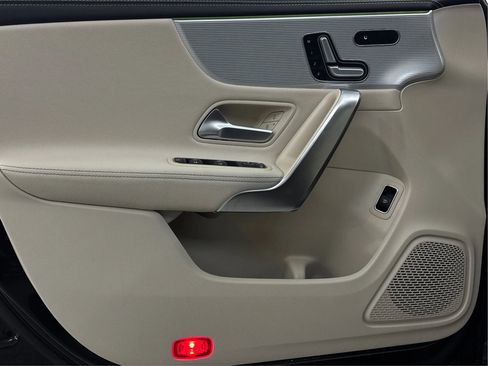 Used 2022 Mercedes-Benz CLA 250 4MATIC image 26