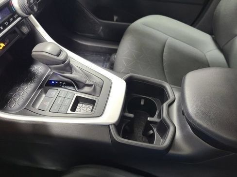 Used 2024 Toyota RAV4 XLE AWD/4WD image 17