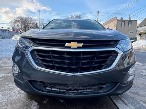 Used 2020 Chevrolet Equinox LT image 2