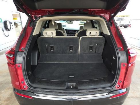 Used 2020 Buick Enclave Essence FWD image 23