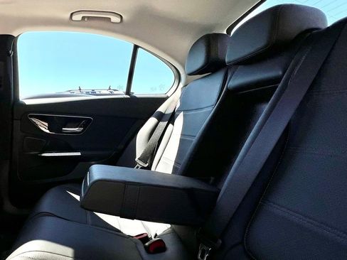 Used 2022 Mercedes-Benz C 300 4MATIC Sedan image 12