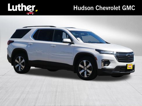 Used 2023 Chevrolet Traverse LT w/ LT Premium Package AWD/4WD image 1