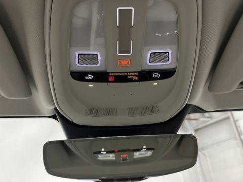 Used 2024 Volvo S60 B5 Ultimate w/ Climate Package image 25