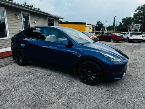 Used 2022 Tesla Model Y Performance AWD/4WD image 3