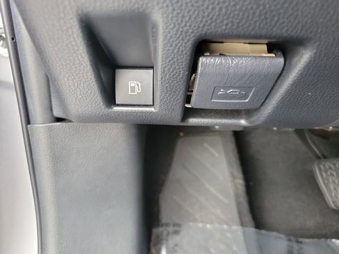 Used 2022 Toyota RAV4 XLE image 31