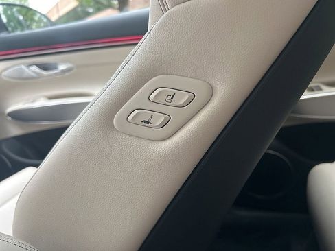 Certified 2026 Genesis GV70 2.5T Select AWD/4WD image 19