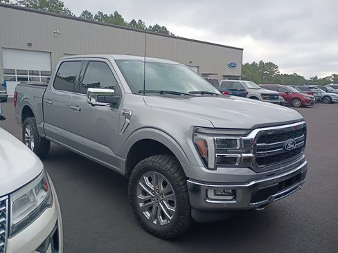 Used 2024 Ford F150 Lariat w/ FX4 Off-Road Package AWD/4WD image 4