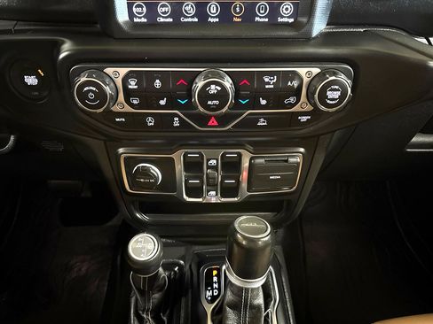 Used 2021 Jeep Gladiator Overland w/ Popular Equipment Package image 16