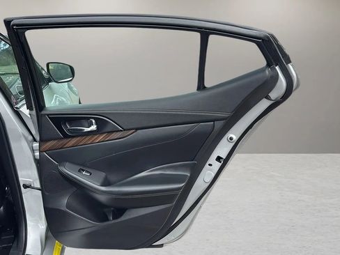 Used 2017 Nissan Maxima Platinum image 47