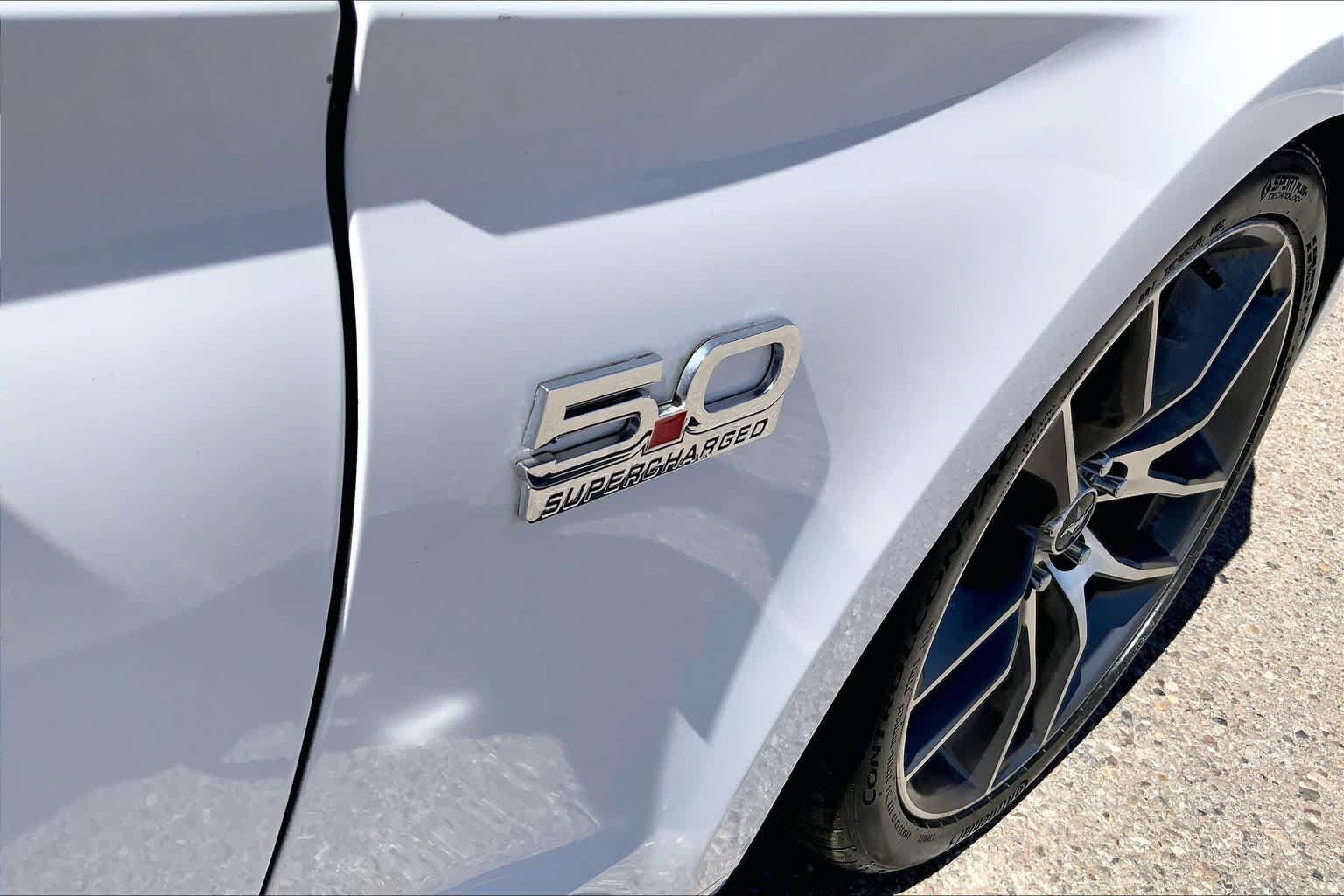 Used 2015 Ford Mustang GT Premium RWD image 9