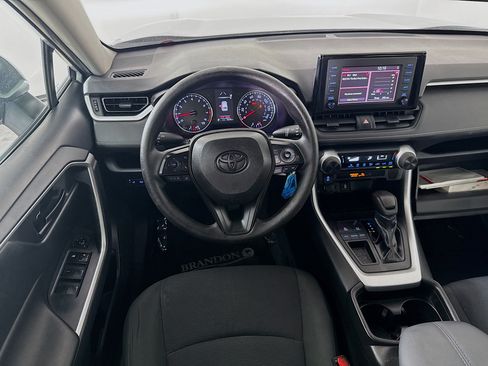 Used 2019 Toyota RAV4 LE FWD image 25