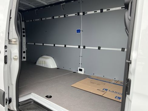 Used 2025 Mercedes-Benz Sprinter 2500 image 7