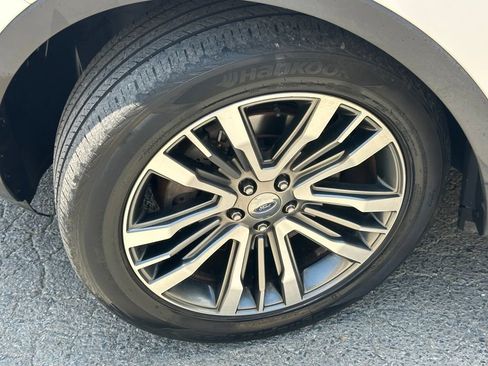 Used 2018 Ford Explorer Platinum AWD/4WD image 44