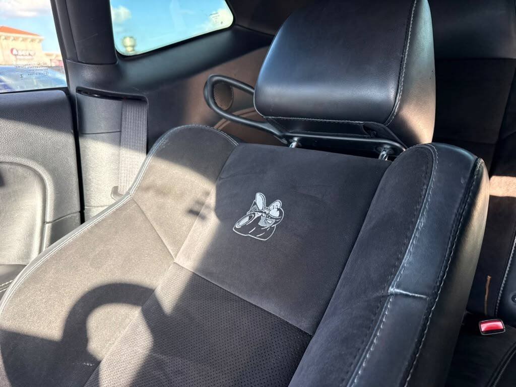 Used 2017 Dodge Challenger R/T Scat Pack w/ Leather Interior Group RWD image 31