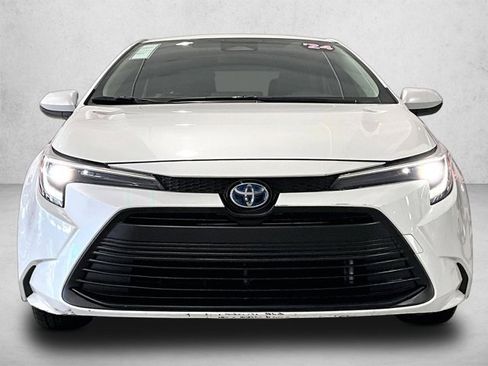 Used 2024 Toyota Corolla LE image 3
