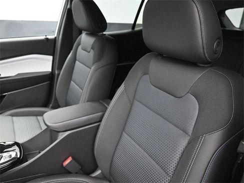 New 2026 Chevrolet Trax LT image 18