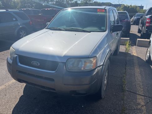 Used 2004 Ford Escape XLT image 3