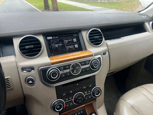 Used 2016 Land Rover LR4 HSE image 16