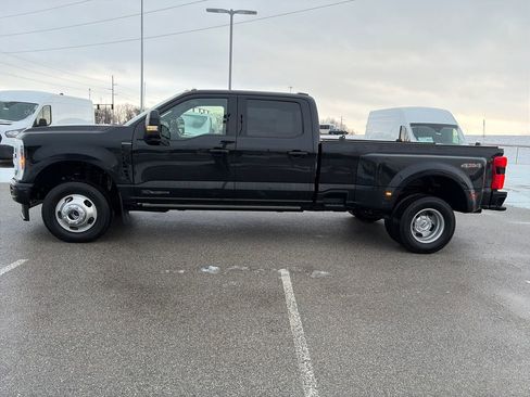 Used 2025 Ford F350 Platinum image 4