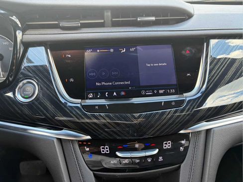 Used 2025 Cadillac XT6 Premium Luxury FWD image 17