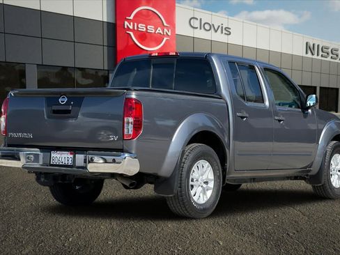 Used 2020 Nissan Frontier SV RWD image 3