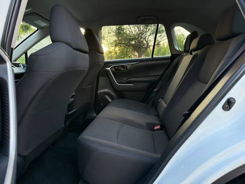 Used 2021 Toyota RAV4 LE image 45