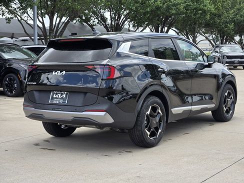 New 2026 Kia Sportage EX FWD image 4