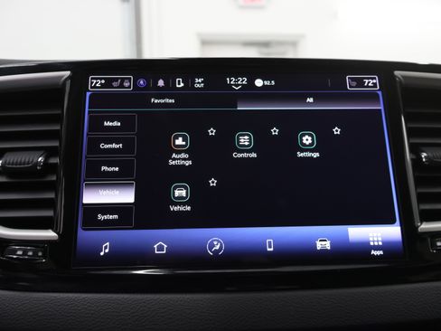 Used 2024 Chrysler Pacifica Touring-L image 62