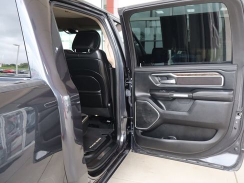 Used 2019 RAM 1500 Laramie AWD/4WD image 39