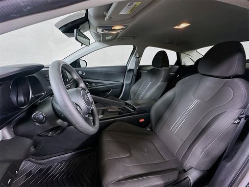 Used 2023 Hyundai Elantra SEL image 15