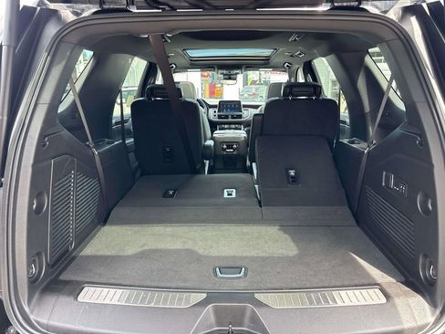 Used 2024 Chevrolet Tahoe High Country AWD/4WD image 22