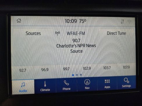 Used 2020 Ford Fusion SE image 25