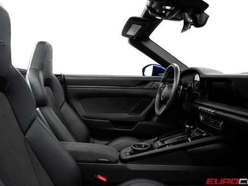Used 2024 Porsche 911 Carrera GTS RWD image 38