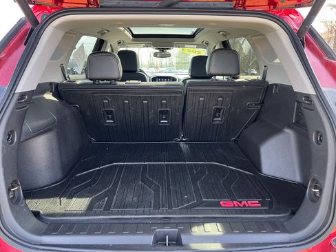 Used 2023 GMC Terrain SLT w/ Tech Package AWD/4WD image 7