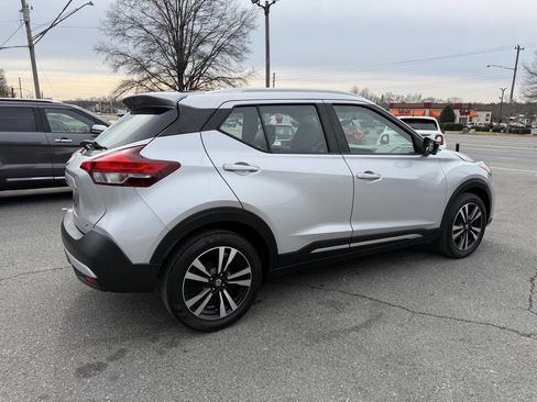 Used 2019 Nissan Kicks SR w/ SR Premium Package image 5