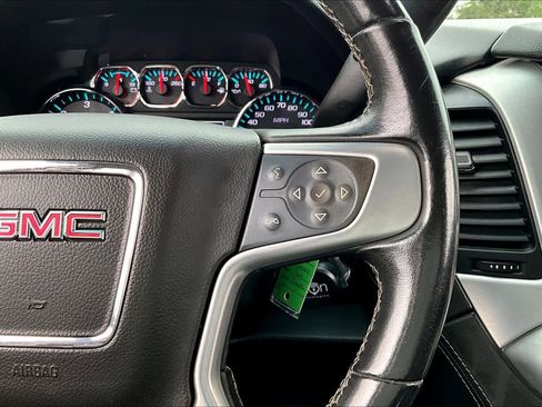Used 2019 GMC Yukon SLT image 25
