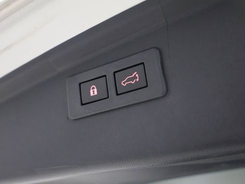 Used 2023 Subaru Outback Premium AWD/4WD image 19