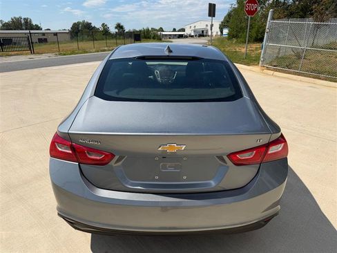 Used 2023 Chevrolet Malibu LT FWD image 17