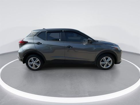 Certified 2022 Nissan Kicks S image 9