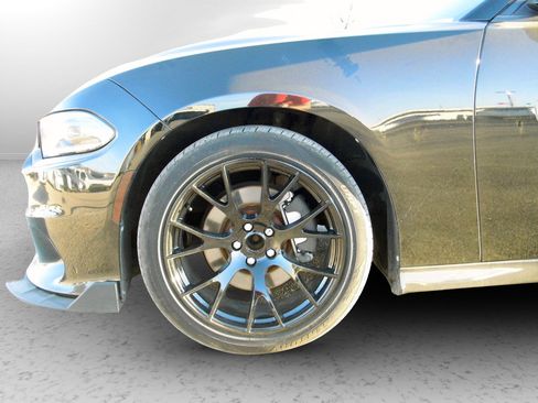 Used 2019 Dodge Charger R/T image 10