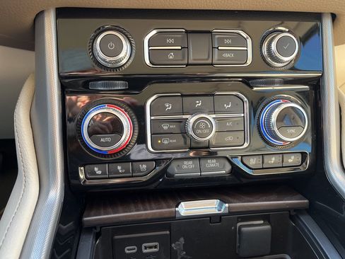 Used 2023 GMC Yukon Denali w/ Max Trailering Package image 32