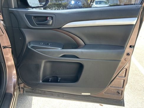 Used 2018 Toyota Highlander Plus image 40