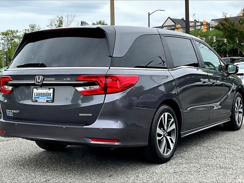 Used 2023 Honda Odyssey Touring image 2