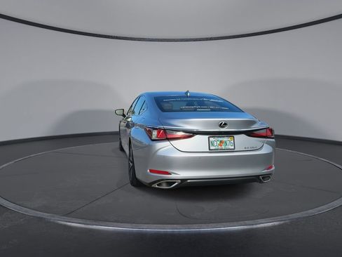 Used 2025 Lexus ES 350 w/ Premium Package image 7