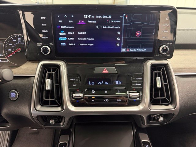 Used 2023 Kia Sorento S w/ Panoramic Sunroof Package AWD/4WD image 11