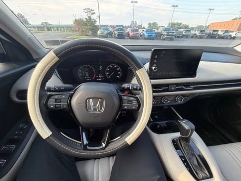 Used 2024 Honda HR-V EX-L image 18