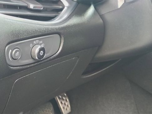 Used 2016 Chevrolet Malibu LT image 10